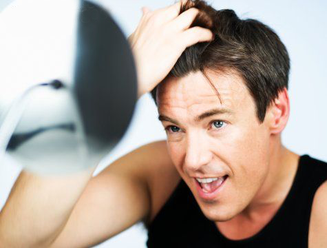 Capelli deboli che cadono: come risolvere?