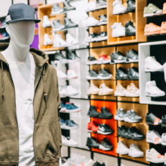 Il mondo degli stocchisti di abbigliamento: chi sono e cosa fanno