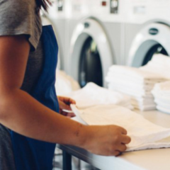 Delegare il lavaggio della biancheria ad un servizio di lavanderia professionale